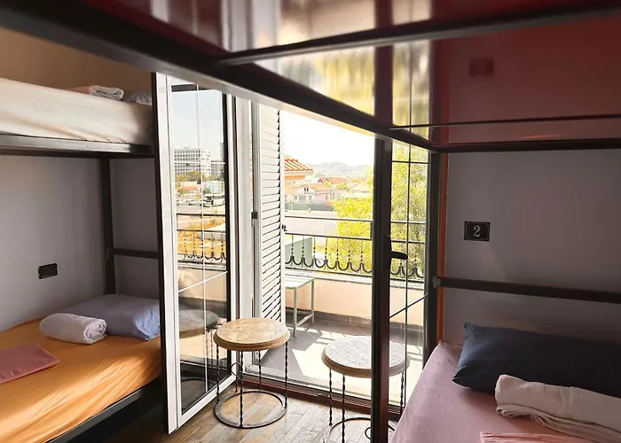 Hostel Divina Τίρανα