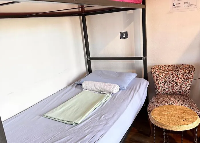 Auberge de jeunesse Divina *